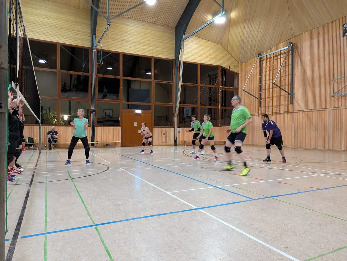 Volleyball-Training in der Halle